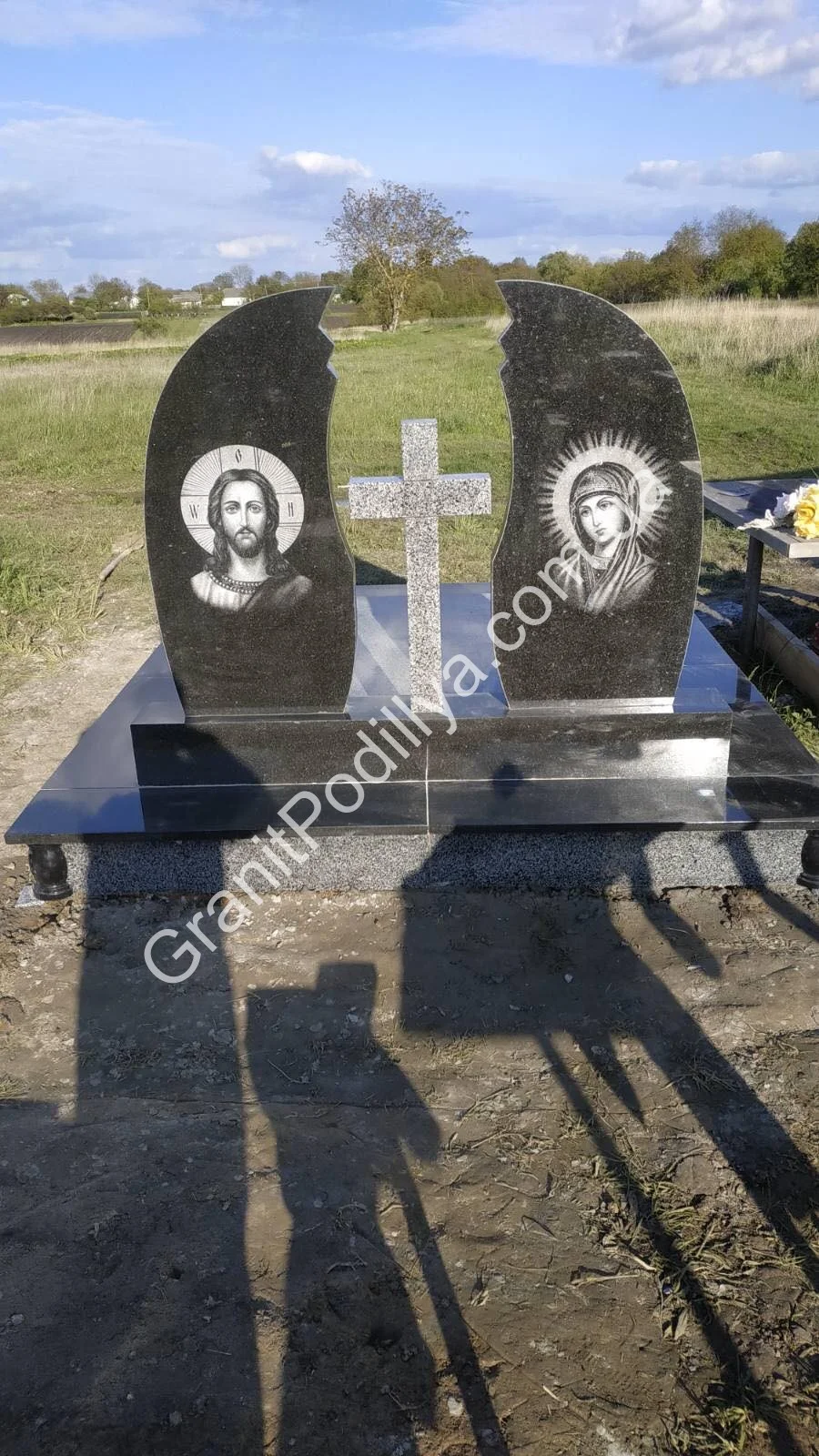 Подвійний пам'ятник з граніту - Кам'янець-Подільський | GranitPodillya